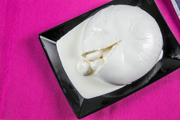 Mozzarella di latte di Bufala farcita